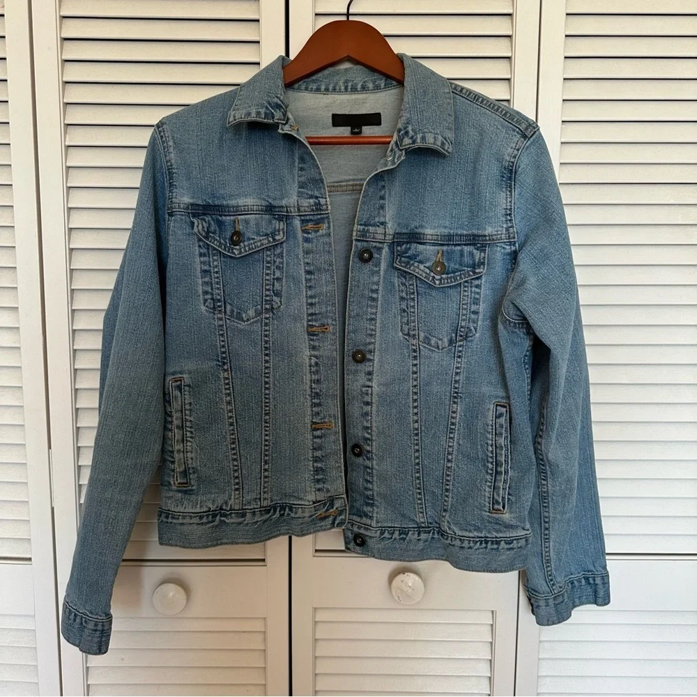 Uniqlo Light Wash Denim Jacket Womens Large Classic Trucker - Picture 2 of 11